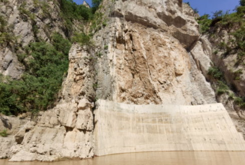Tackling the Challenge of Cliff Rock Mass Surveying Along the Yangtze River to Safeguard Navigation Safety