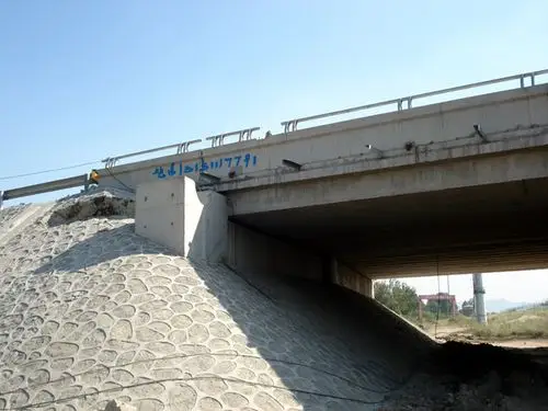 Bridge Strengthening Techniques for Simply Supported Slab Bridges