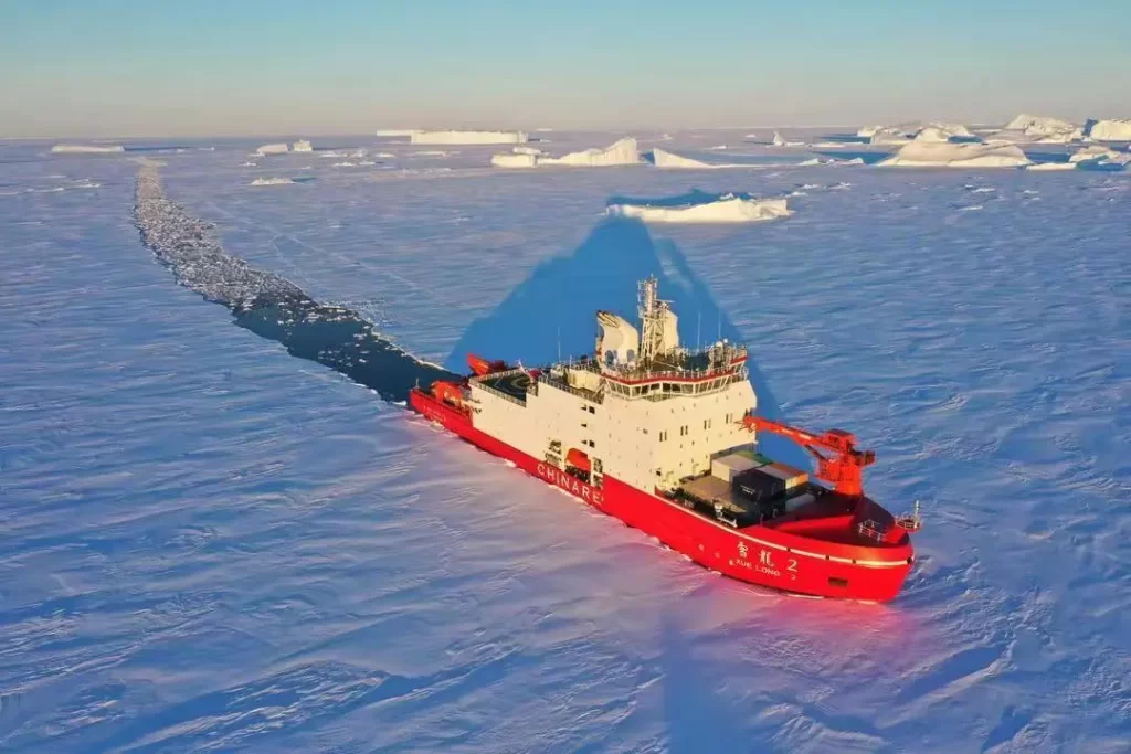 Xuelong-icebreaker-1024x683