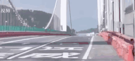 bridge-swaying-caused-by-vortex-induced-vibration