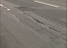 Longitudinal-grooves-on-the-bridge-deck