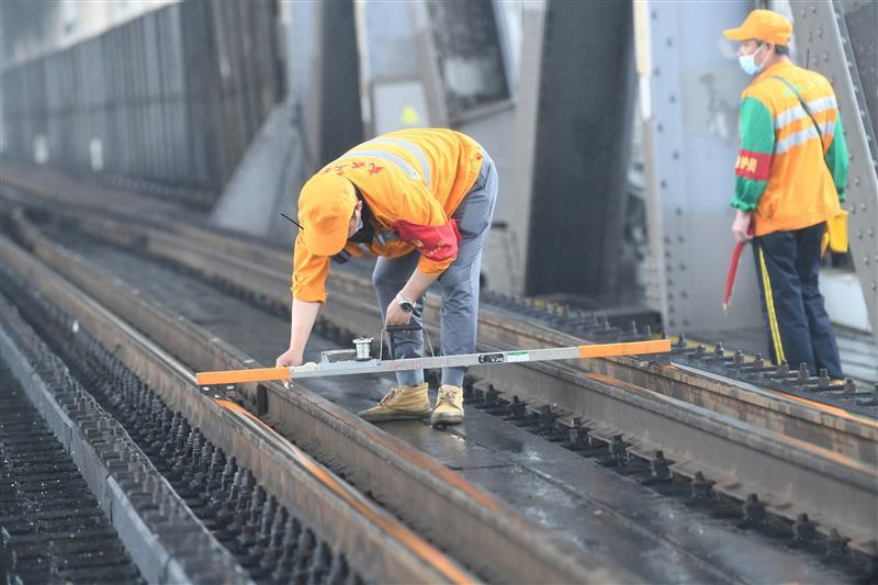 Behind the Scenes of Railway Bridge Inspection: The Hidden Heroes Ensuring Every Train Runs Safely
