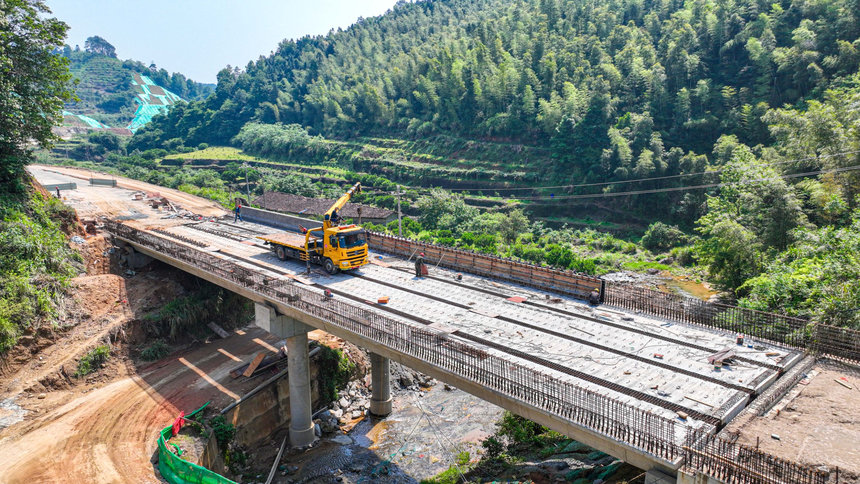 Simply Supported Beam Bridges: Structure, Components, and Construction Features