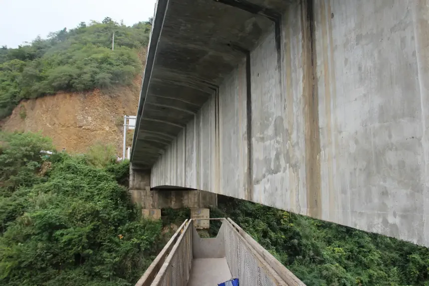 The-beam-body-is-sagging