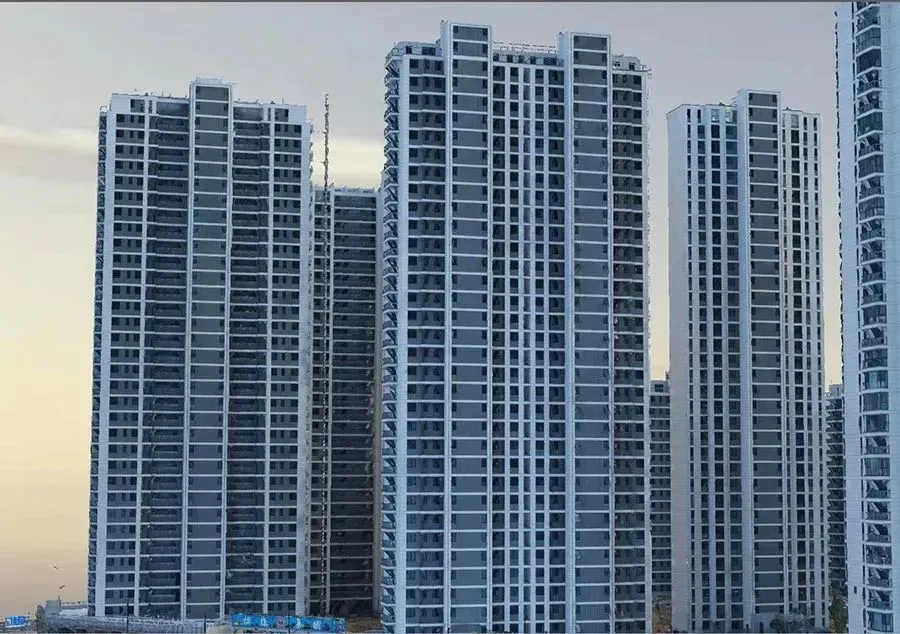 The-model-effect-is-uniform-on-cloudy-days