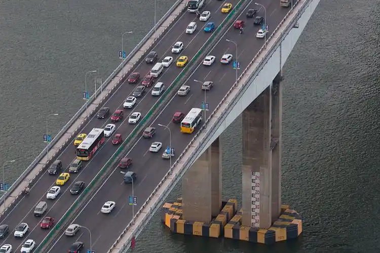 Traffic-Load-and-Operational-Factors